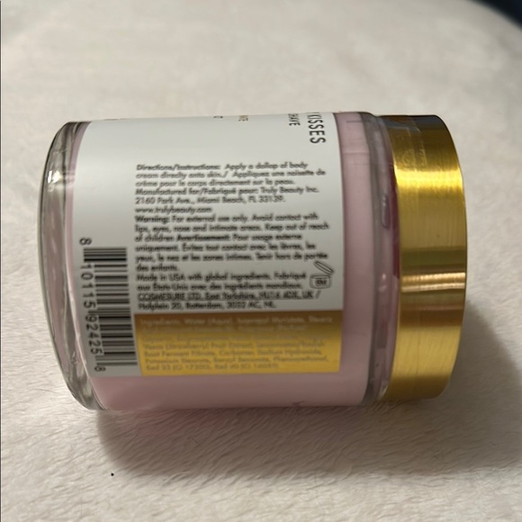 TRULY Strawberry Kisses Pink Body Cream - Picture 3 of 4